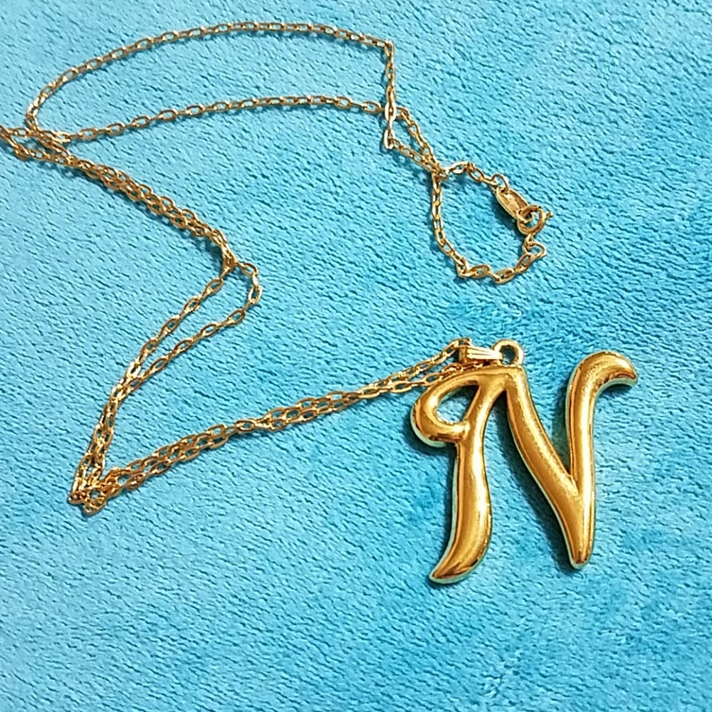 N Avon gold inital necklace - Picture 1 of 4